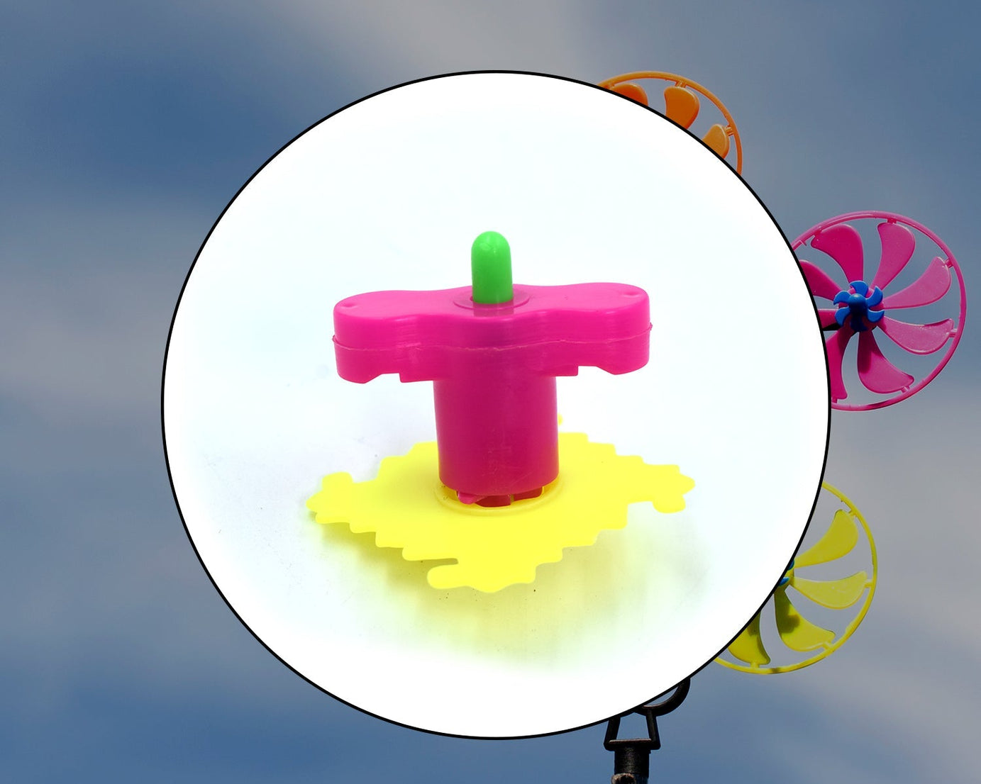 Kids spinner toy with launcher