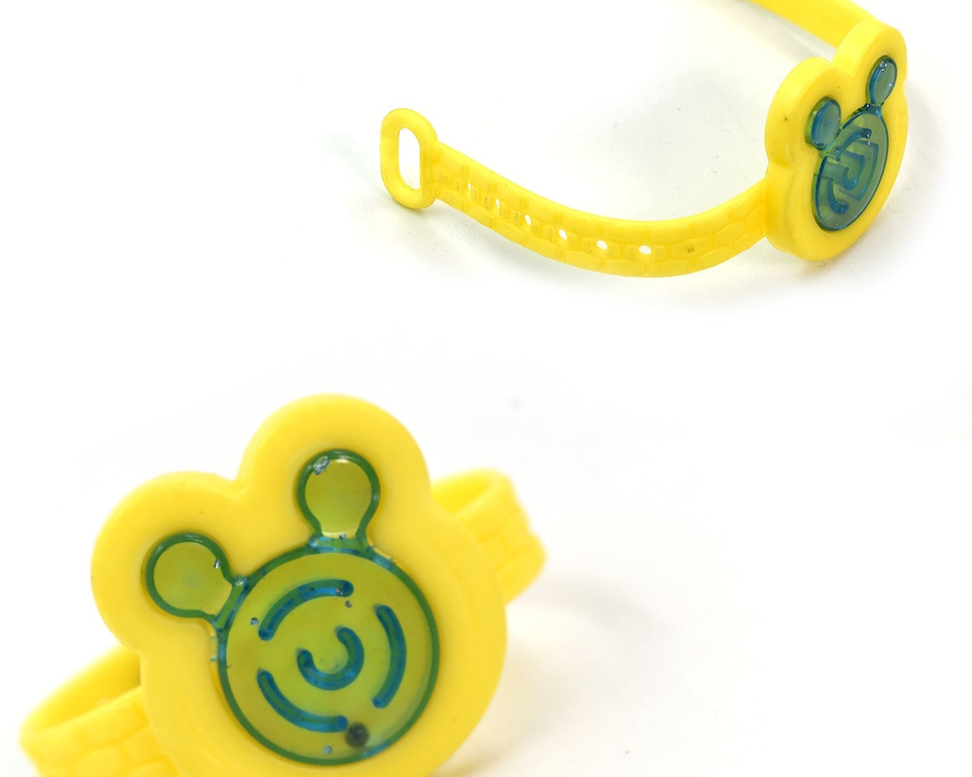 Kids wrist watches featuring Mickey Mouse characters, pack of 30