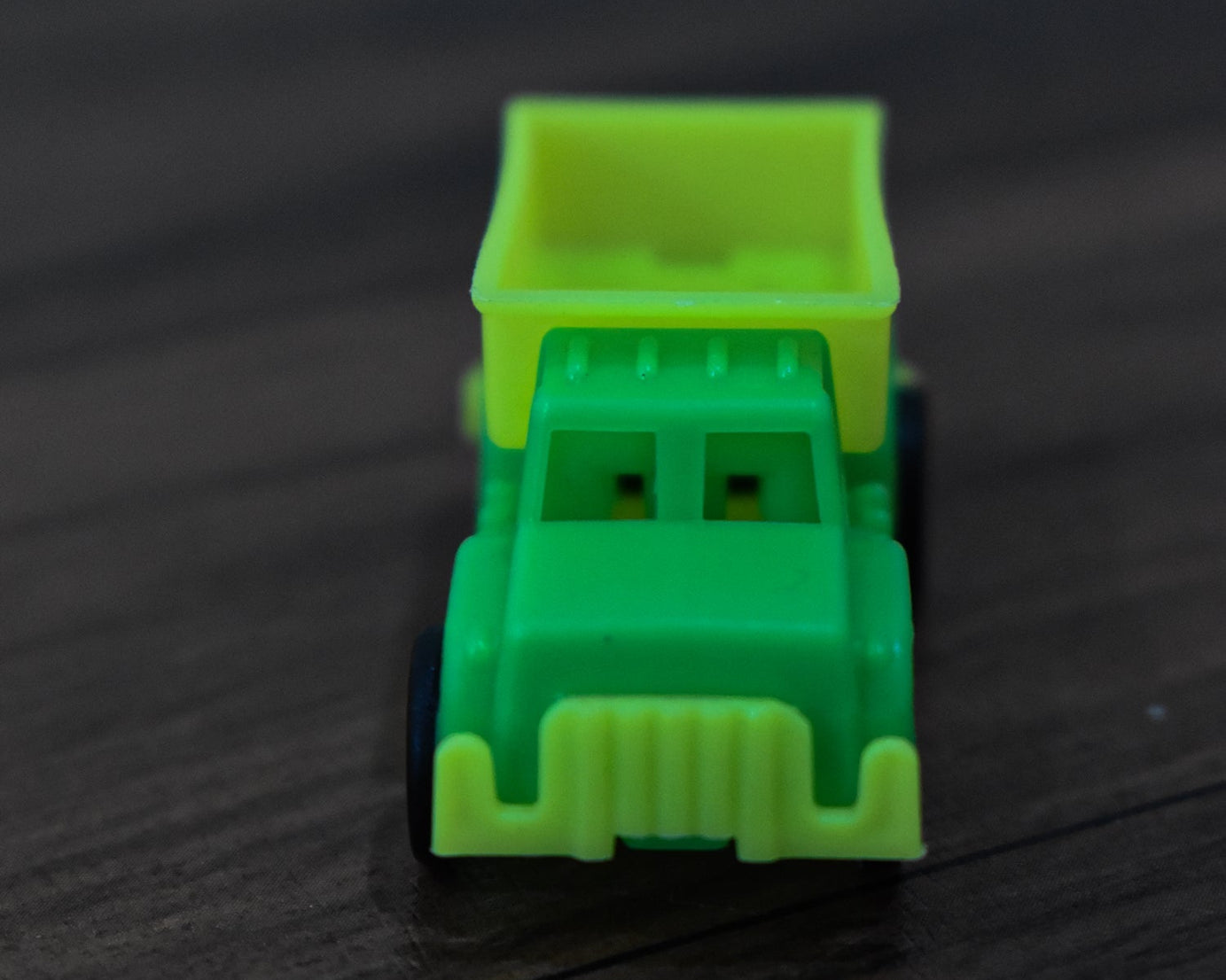Dumper truck toy for children
