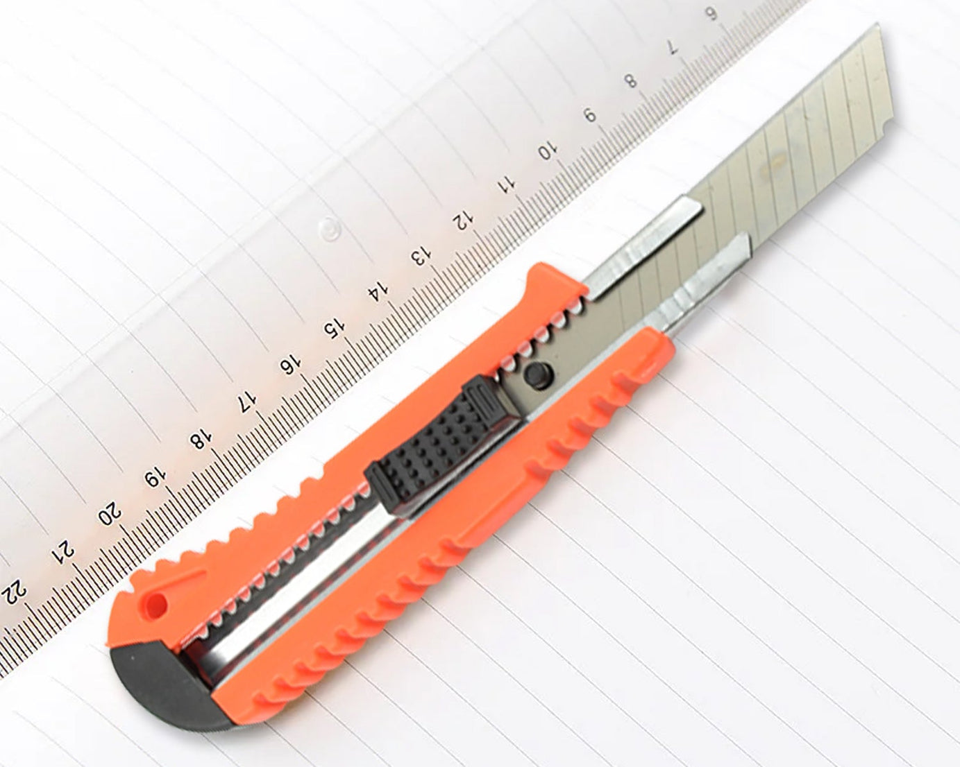 Multi-Use Iron Cutter, Cutting Blade and Precision Knife Blade, Utility Knife - Heavy Duty Industrial Cutter Knife (18mm)