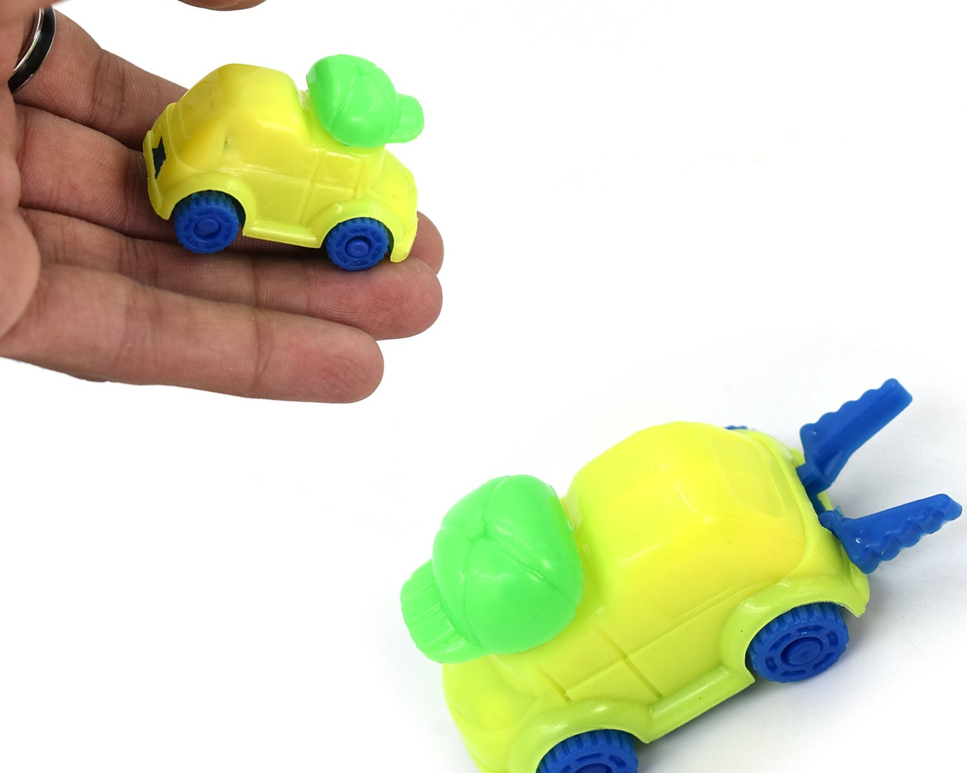 30 mini pull-back toy cars for children’s play and enjoyment