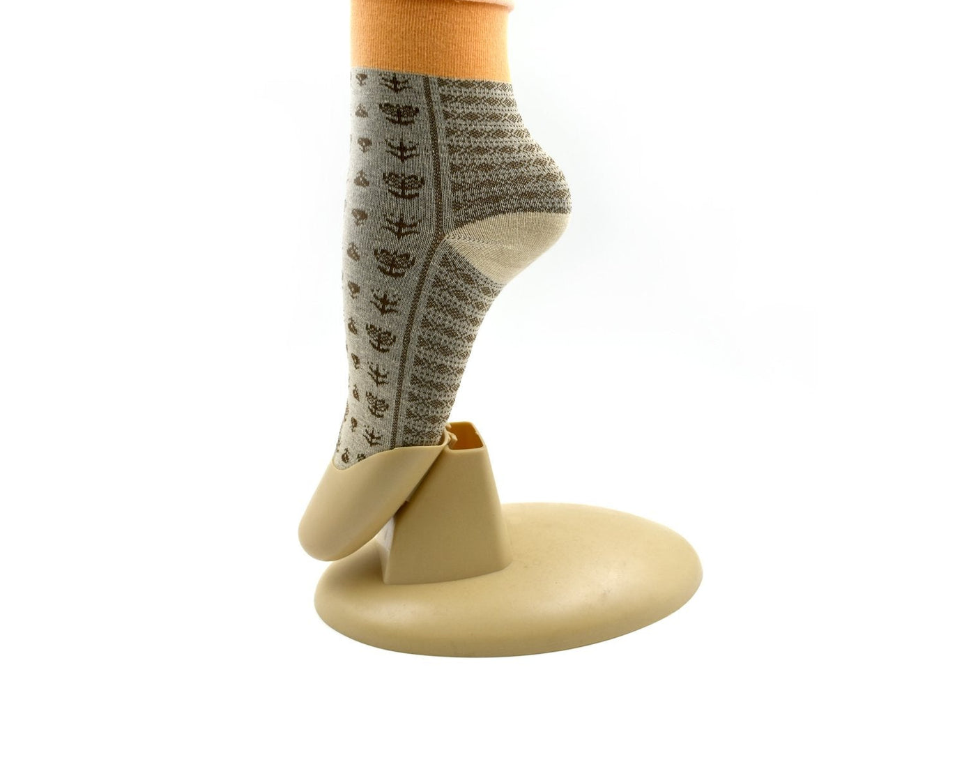 Simple and thickened socks designed for breathability