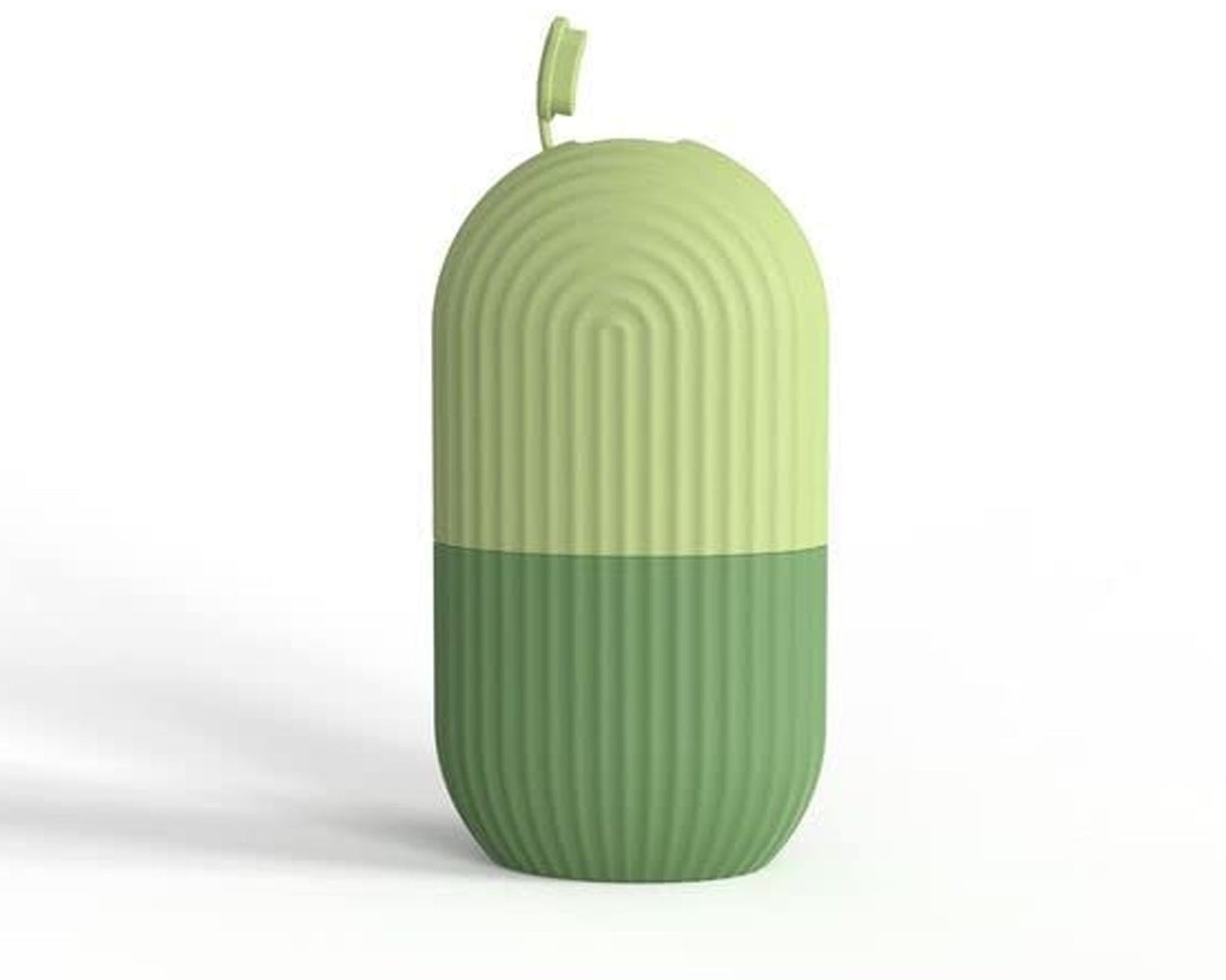 Facial roller with reusable ice feature