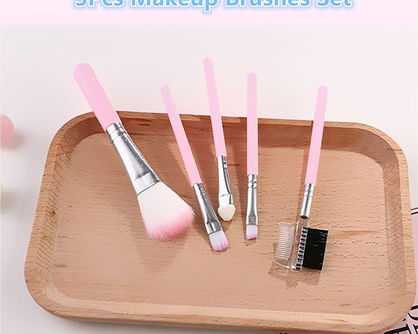 Pack of 5 makeup brushes