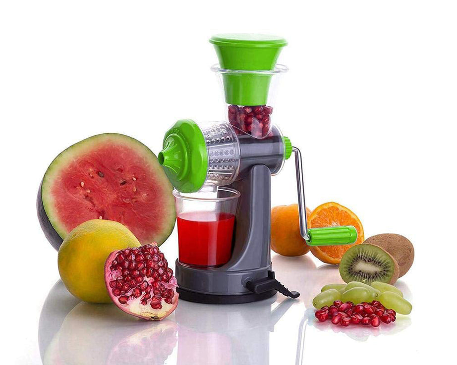 Compact juicer for fruits and vegetables, mini size