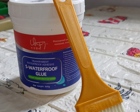 7935 Transparent Waterproof Glue 300g with Brush, Leakage Protection Outdoor Bathroom Wall Tile Window Roof, Anti-Leakage Agent, sealant glue, Roof Sealant Waterproof Gel