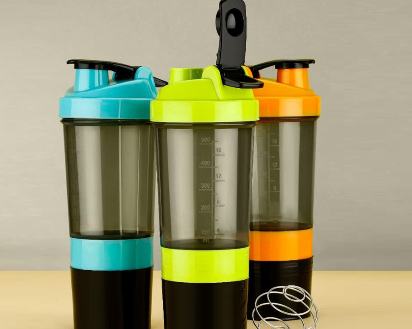 Shaker bottle for mixing protein shakes