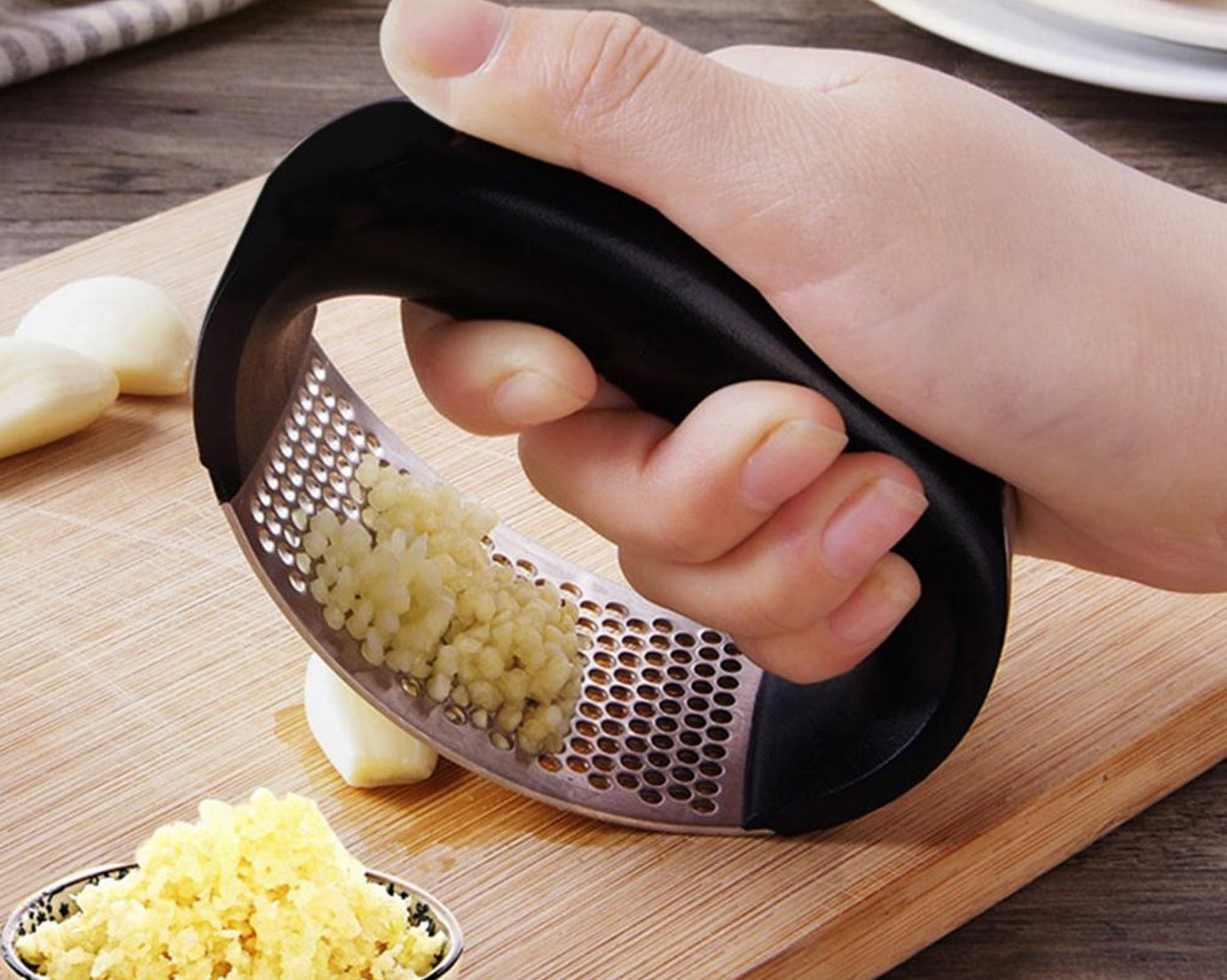 Garlic press tool