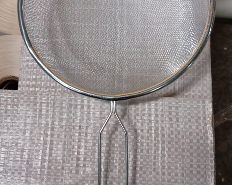 Big Mesh Strainer With Handle Stainless Steel Oil Straine, Mesh Sieve Strainer(1 Pc)