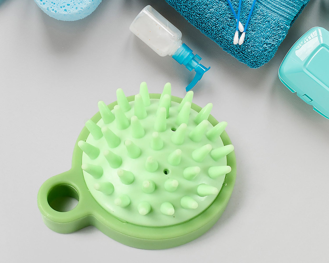 Comb Scalp Massage Brush, Hair brush, Hair Comb, Shower Brush, Bath Massage Brush, Small Portable Brush Washable Massage Comb Bath Shampoo Massages Effectively Remove Loose Short Hair