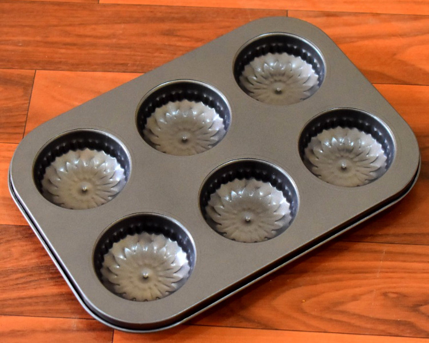 6 slot non-stick baking mold for muffins
