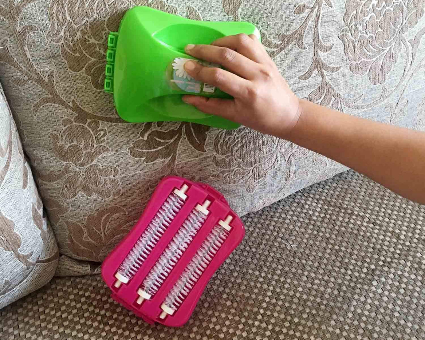 Plastic Handheld Carpet Roller Brush Cleaning with Dust Crumb Collector, Wet, and Dry Brush