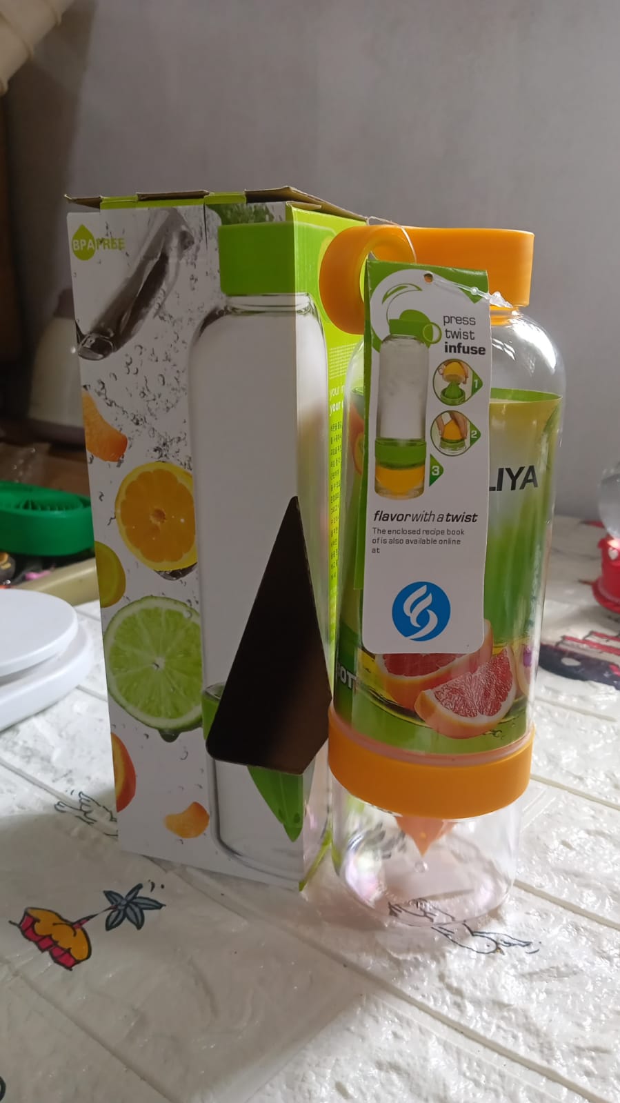 CITRUS JUICER BOTTLE INSTANT JUICE SPORTS BOTTLE JUICE MAKER INFUSER BOTTLE