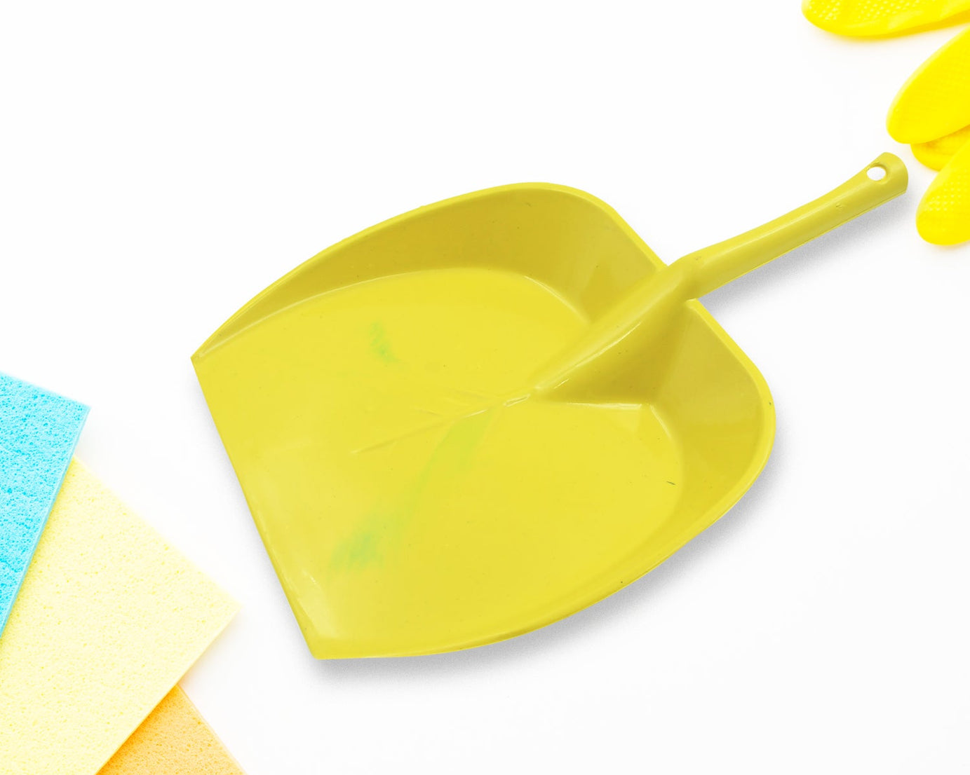 Dustpan with Long Handle, Dust Collection Dust Pan Tray for Kitchen, Home, Office, Bathroom Etc (1 Pc / Multicolor )