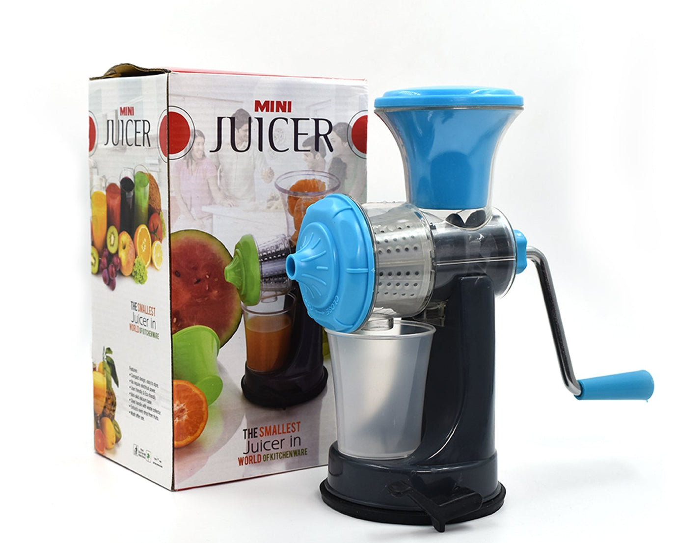 Mini fruit and vegetable juicer with a small footprint