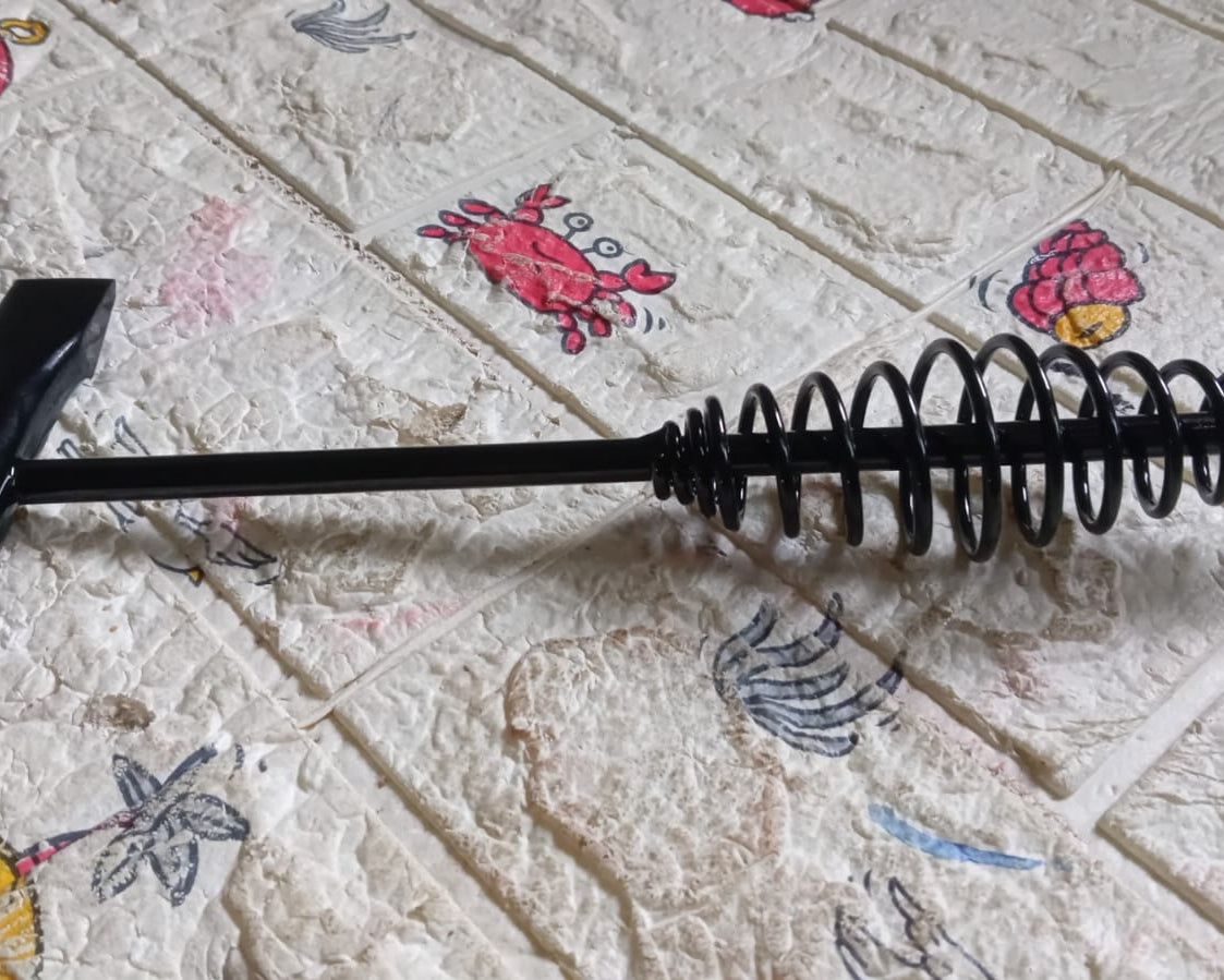 Welding Slag Removal Tool Chipping Hammer with Coil Spring Handle, Mufti Functional for Cleaning Removing Slag Industrial Weld Slag Spatter Removal Tool Welding Hammer, for Machinery Electrician (1 Pc )