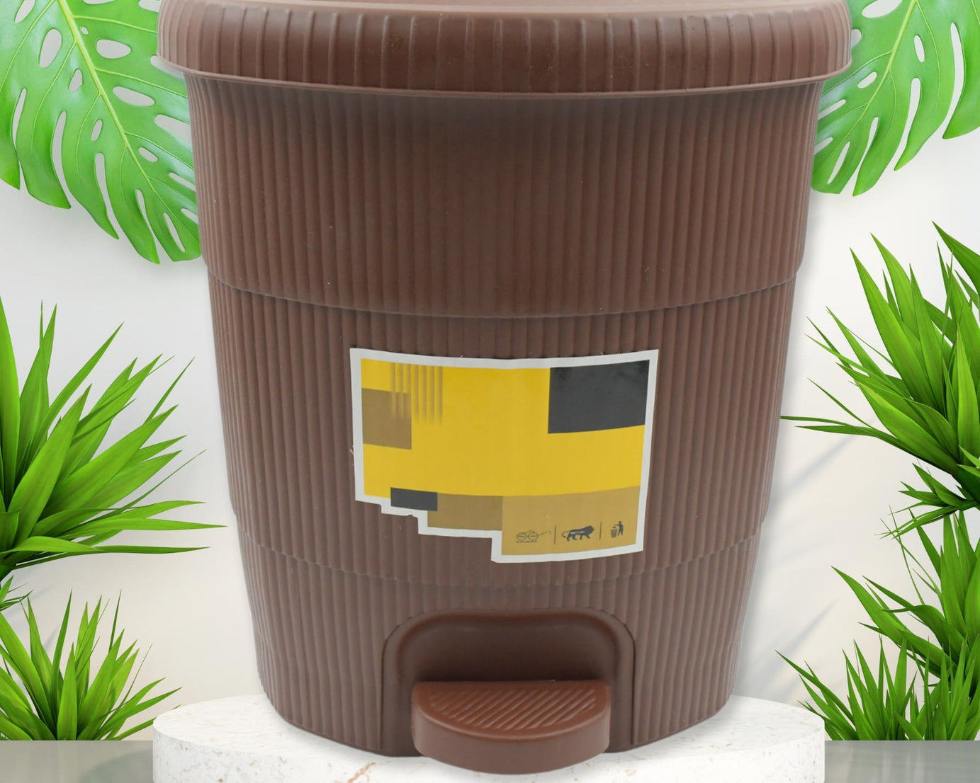 Homeware Dustbin Clean Mini Small Size Plastic Pedal Dustbin Used For Kitchen, Office, Car (1 PC)