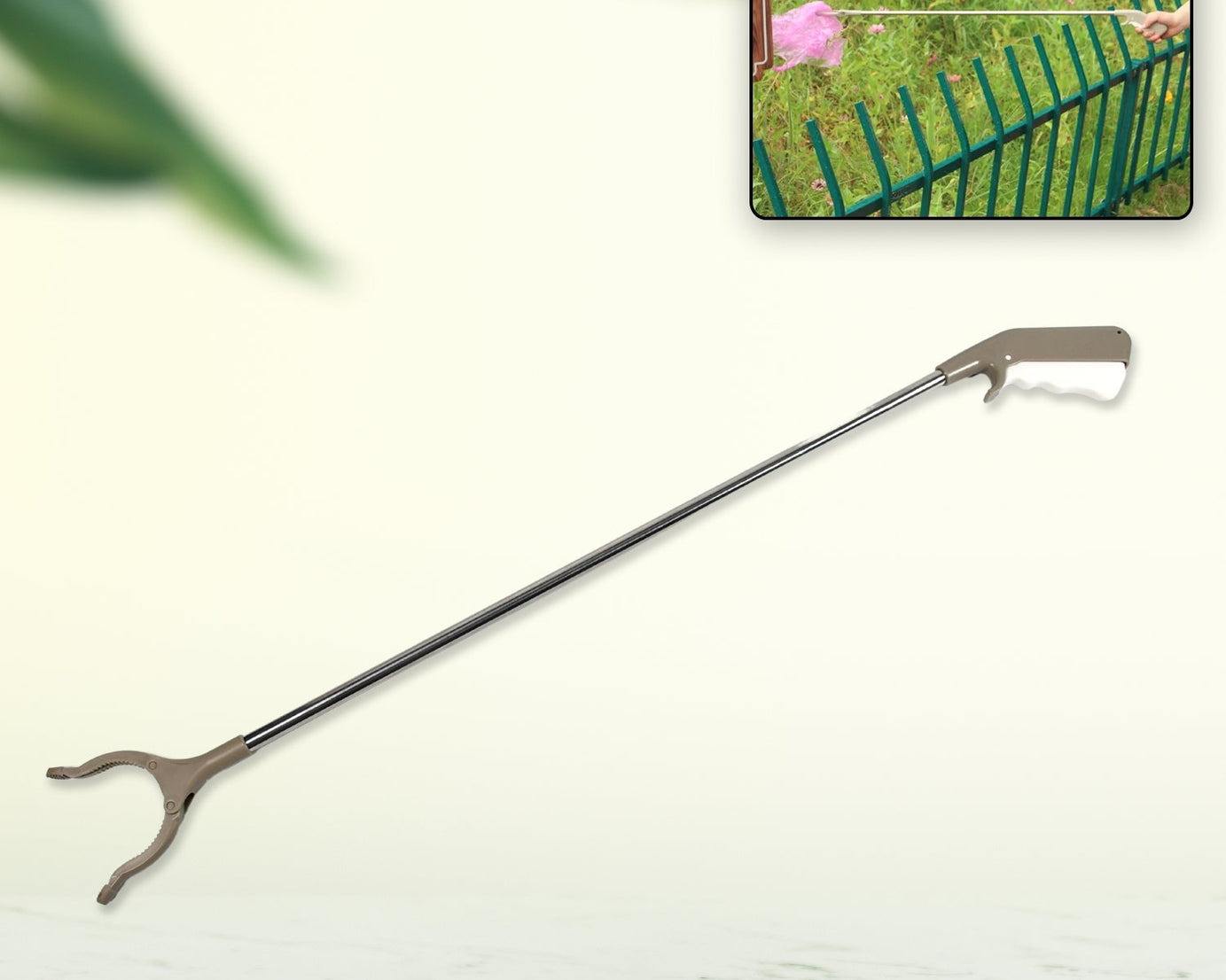 Flexible claw garbage lifter
