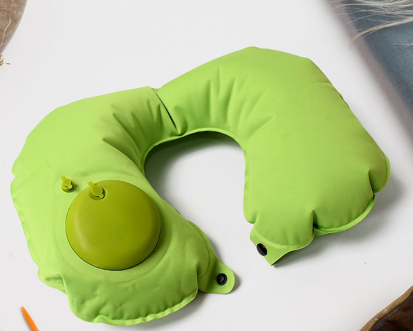Inflatable & Foldable, Pillow U Shape Air Cushion Travel Pillow, Travel Business Trip Neck Pillow for Long Trips, Ideal for Men & Women Portable, and Perfect for Backpacking, Car Camping, and Even Airplane Travel