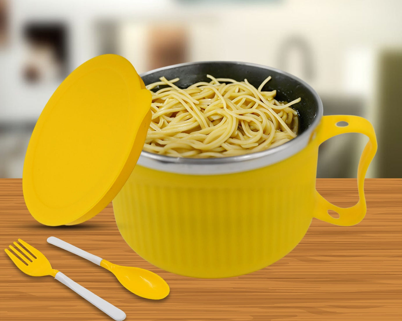 Red bowl with a handle and a lid, perfect for breakfast, fruits, ramen, and beverages. Dishwasher safe and sturdy.