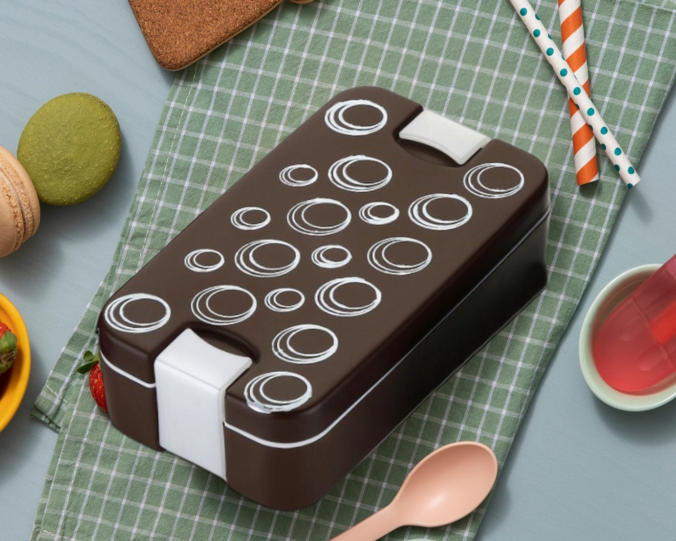Two-compartment lunch box