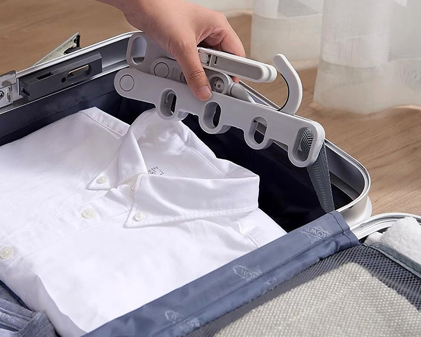 5 holes foldable clothes Hanger, travel clothes hanger, multifunctional clothes hanger, space-saving wall holder, clothes rack, robust clothes hanger for travel, indoors.