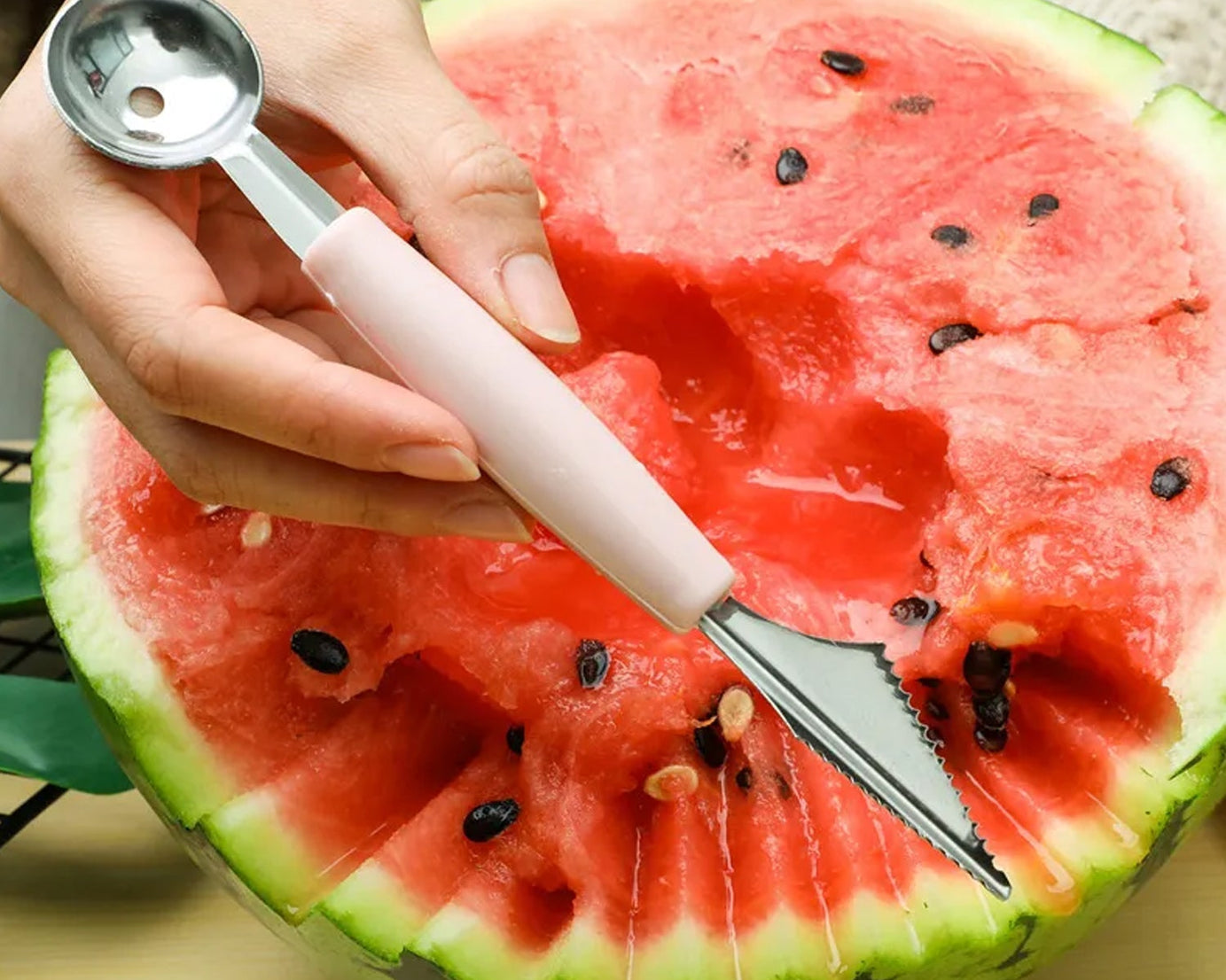 Carving knife and peeler set