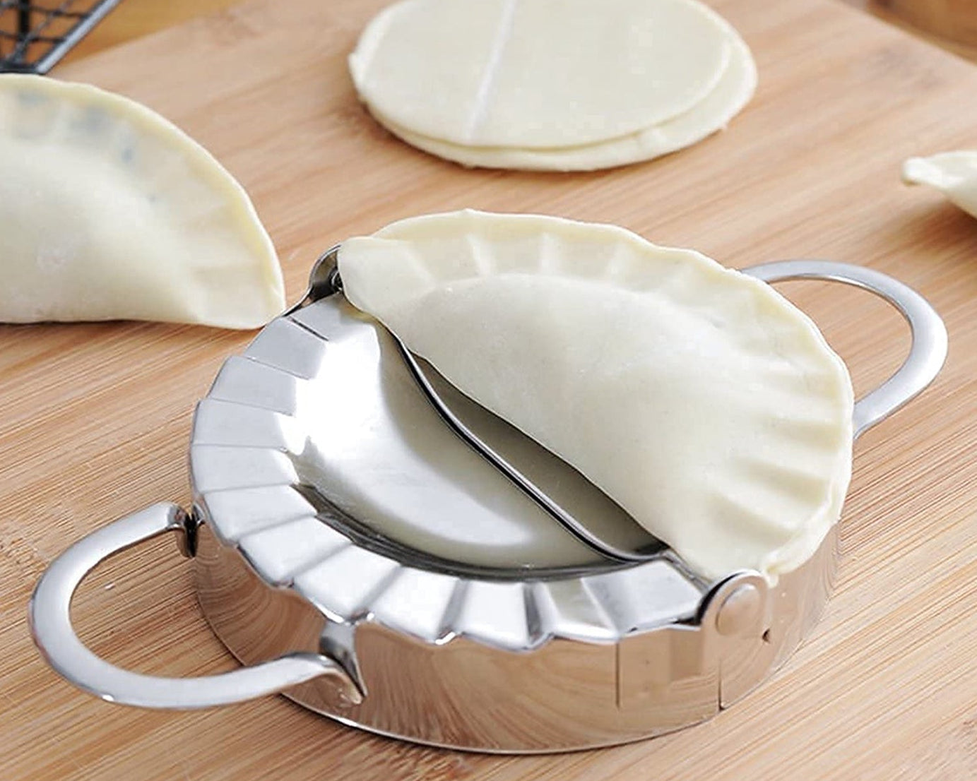 Dumpling dough cutter tool