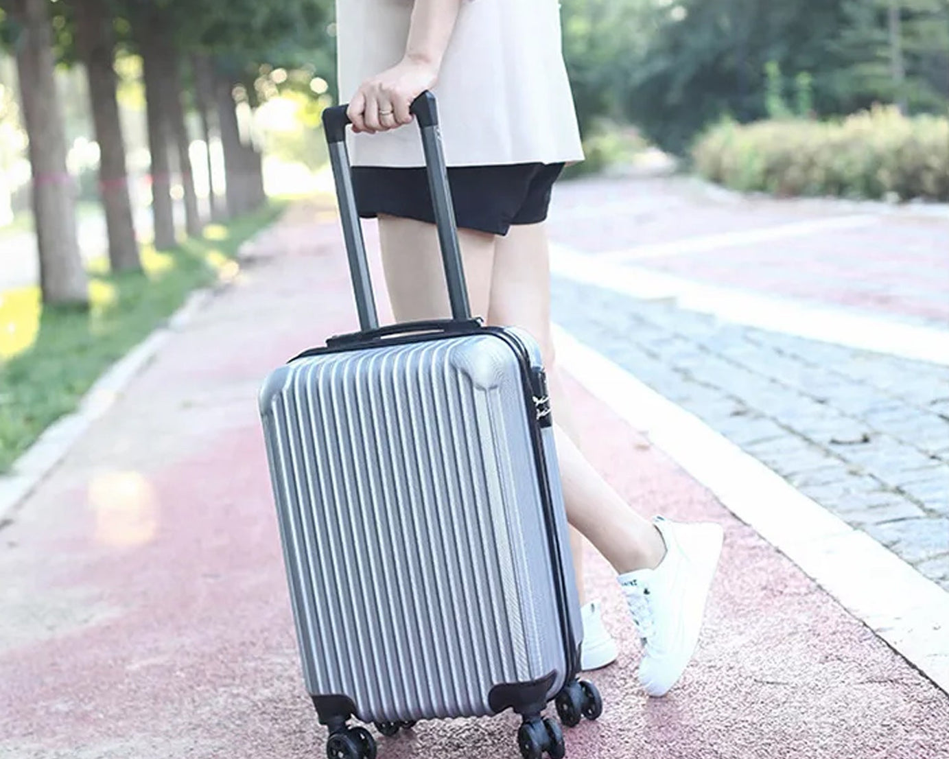 Set of 2 multi-color trolley bags