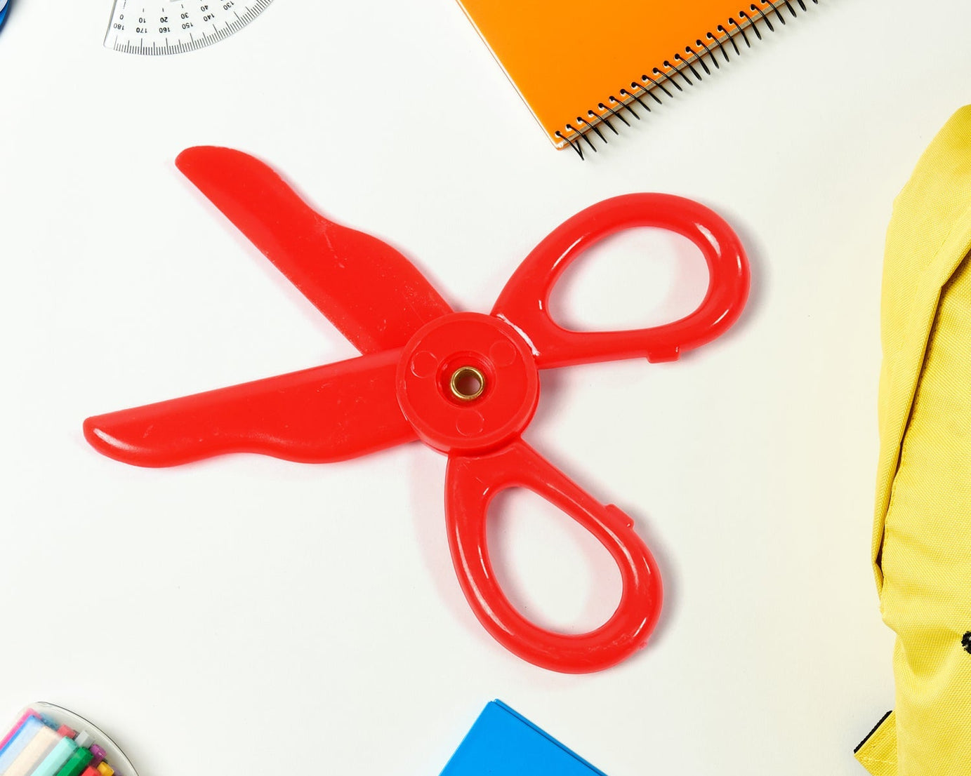 Children’s art supplies scissors set