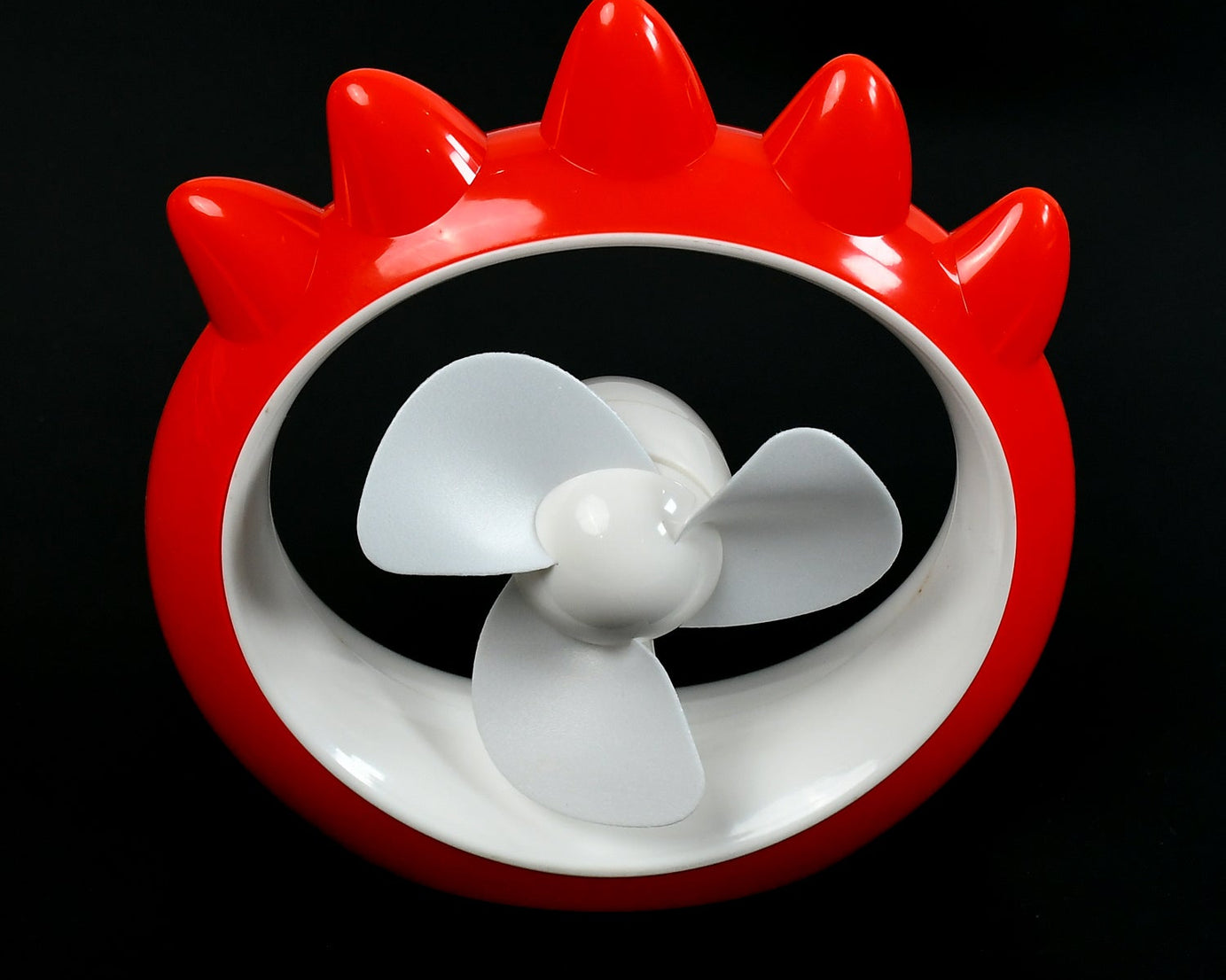 MINI DESKTOP FAN RECHARGEABLE TABLE FAN HANDHELD FAN USB FAN DESK FAN COOLING FAN FOR HOME , OFFICE , CAR, & MULTI USE FAN (Battery Not Include)