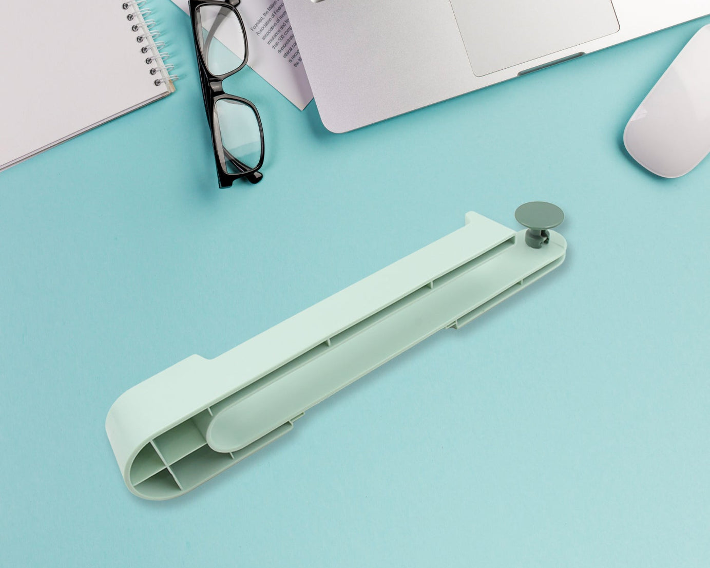 Modern Wall Rack: Round Hook Towel Holder (Durable Plastic, 1 Pc)