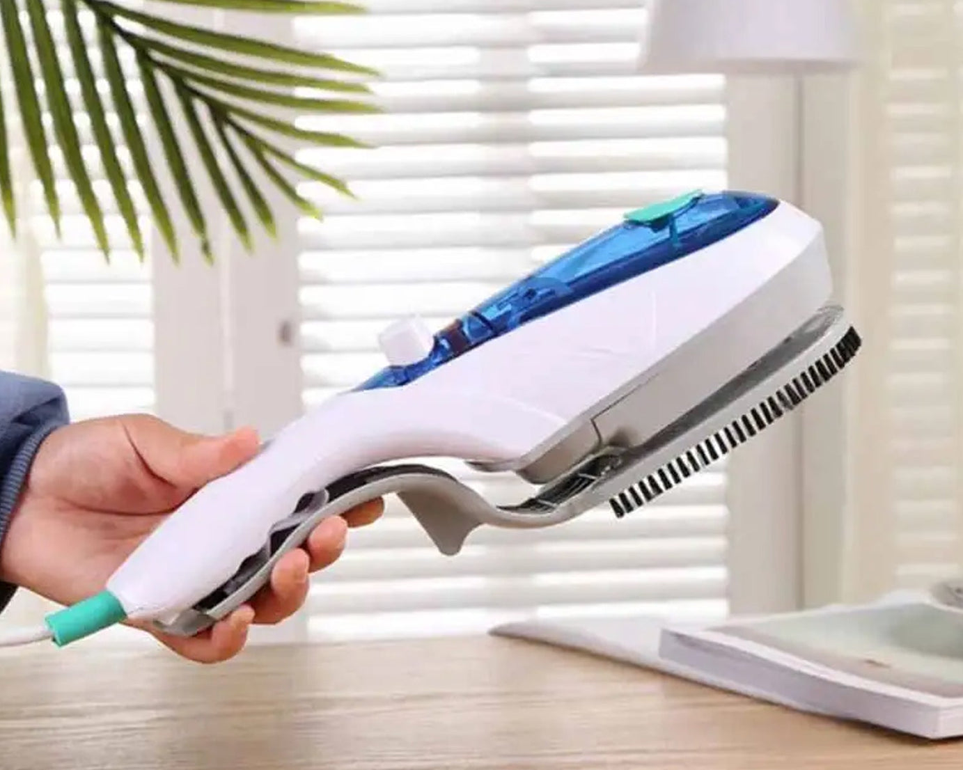 Portable ironing machine,1 Set Steam Iron Hand Held Crease Removal Portable Ironing Clothes ABS Brush Plush Toy Garment Steamer for Home Steam Iron, for Clothes, Travel Steamer