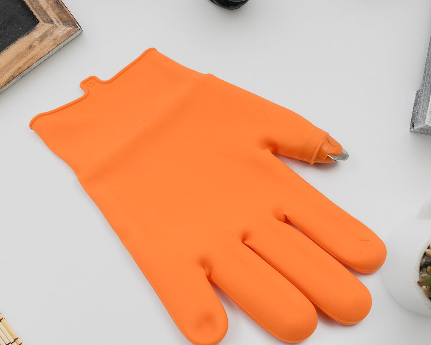 Silicone Thumb Cutter Gloves 