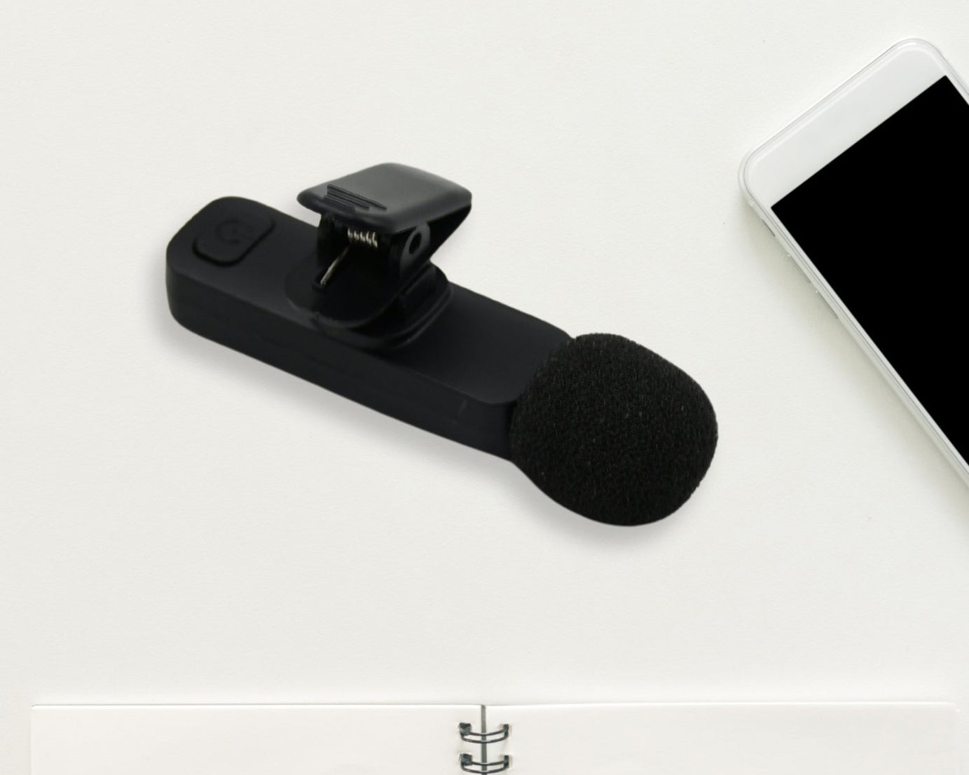 Intelligent Noise Cancelling Live Streaming Clip on Microphone for Type-C & for iPhone with Charging Mini Wireless Lapel Collar Microphone