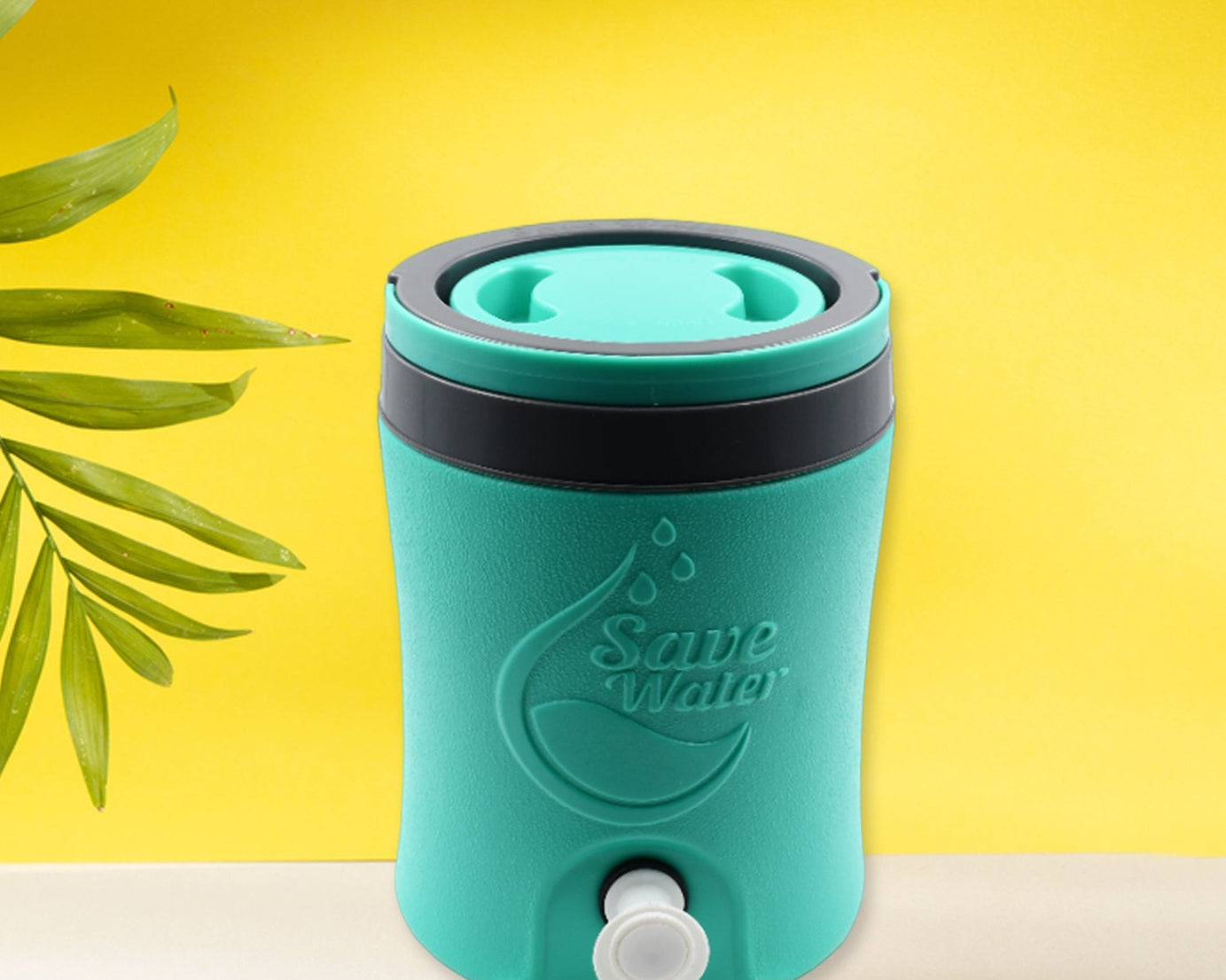 Water Jug Camper with Tap Plastic Insulated Water 3.5 Liter Water Storage Cool Water Storage for Traveling Water Jug 3.5 Ltr