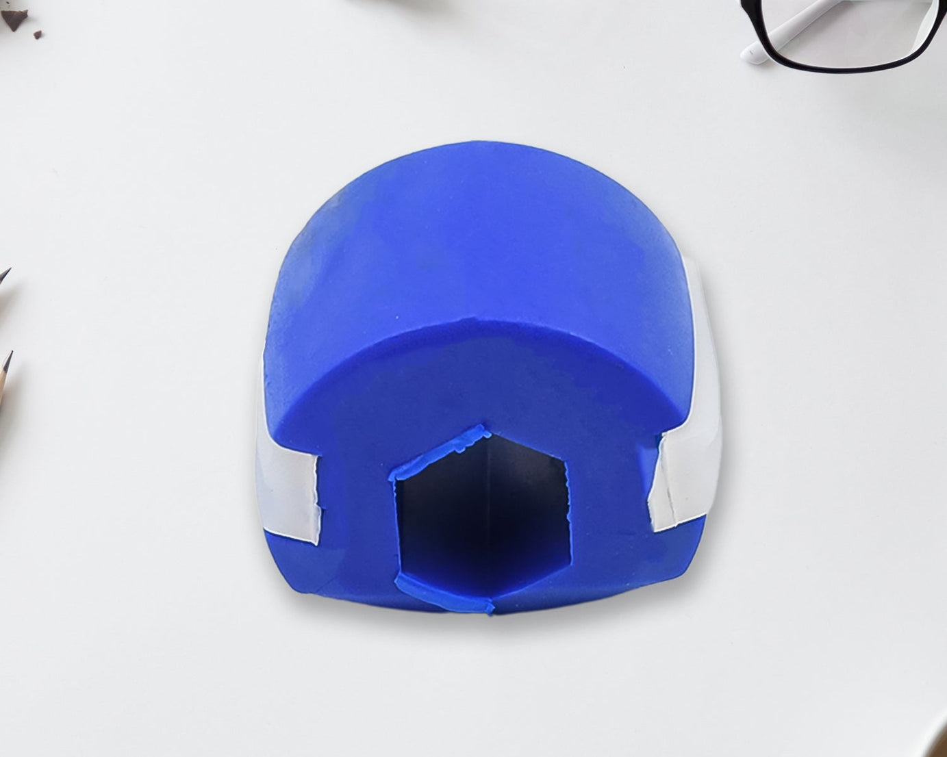 6128 DARK BLUE MOUTH EXERCISER USED TO GAIN SHARP AND CHISELLED EASILY AND FAST.