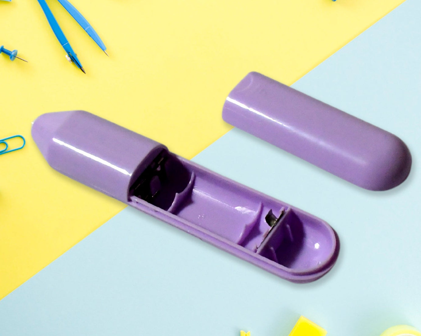 Electric Eraser Kit Automatic Pencil Eraser Battery Operated with 10 Eraser Refills Suitable for use with Graphite Pencils Drawing Painting Sketching Drafting Supplies Stationery Child Gifts (Battery Not Included)