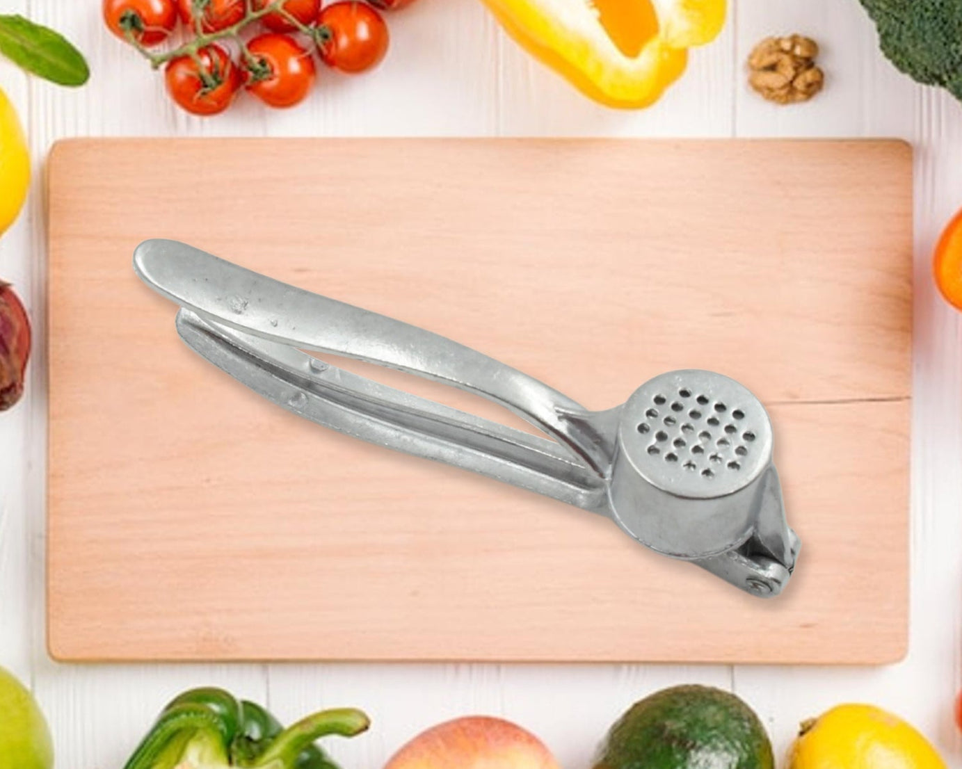 Crush Garlic with Ease: Lightweight Aluminum Garlic Press (1 Pc)