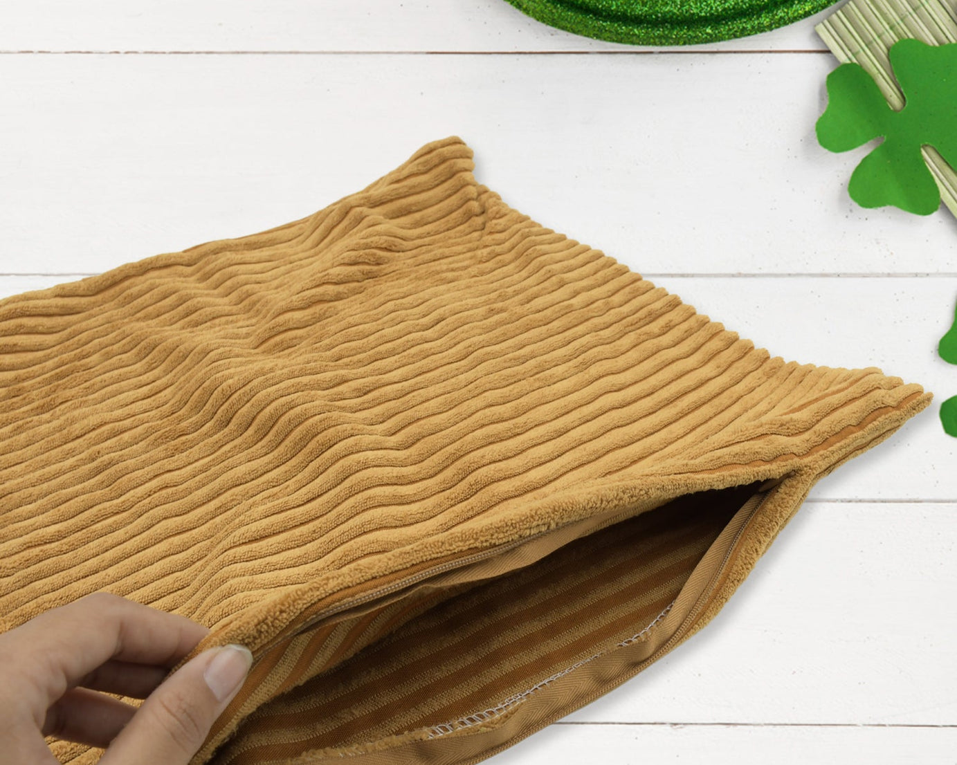 Throw Pillow Covers, 16x16 inch, Pack of 1 Couch Pillows Cover, Soft Corduroy Decorative Pillow Covers, Square Pillowcase for Bed Sofa Chair Bedroom Home Farmhouse Decor (1 Pc)