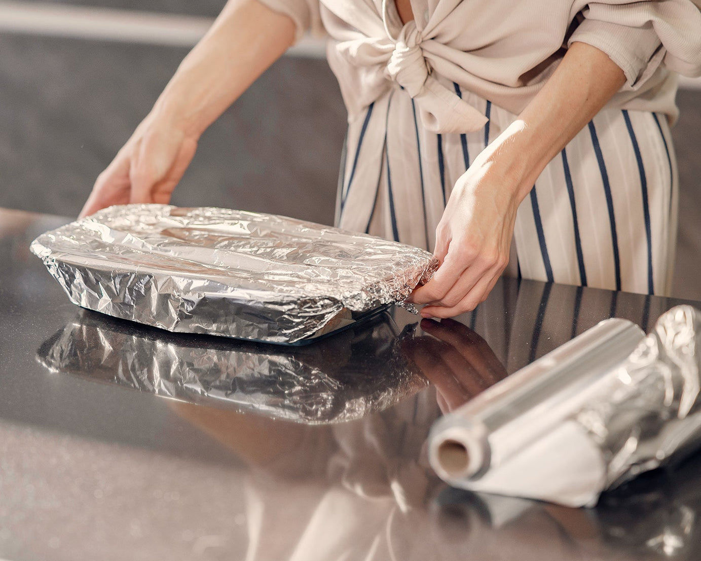 Non-stick aluminum foil sheet, heavy duty, for grilling and baking