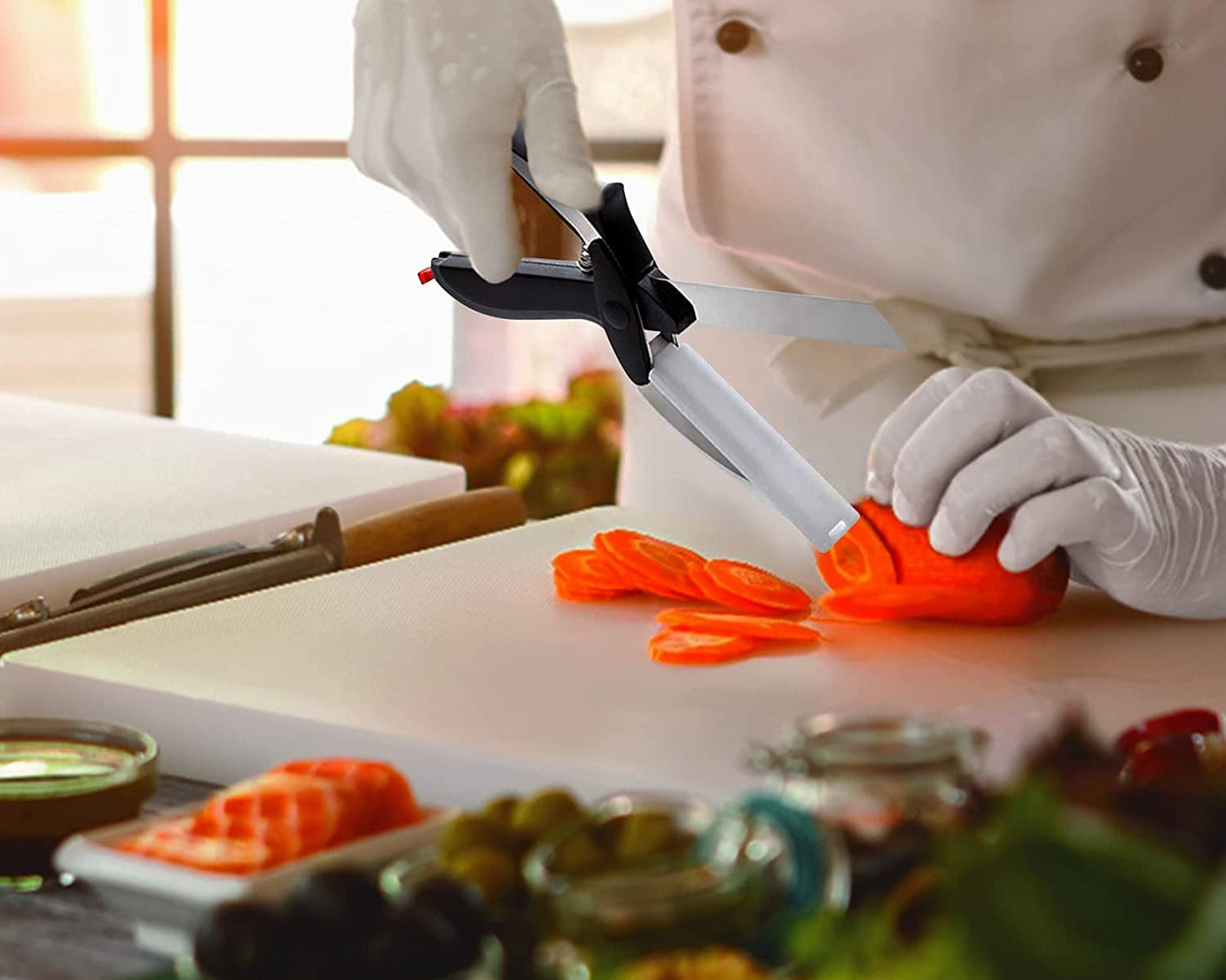 2-in-1 chopper and slicer for fruits and vegetables with a convenient handle.