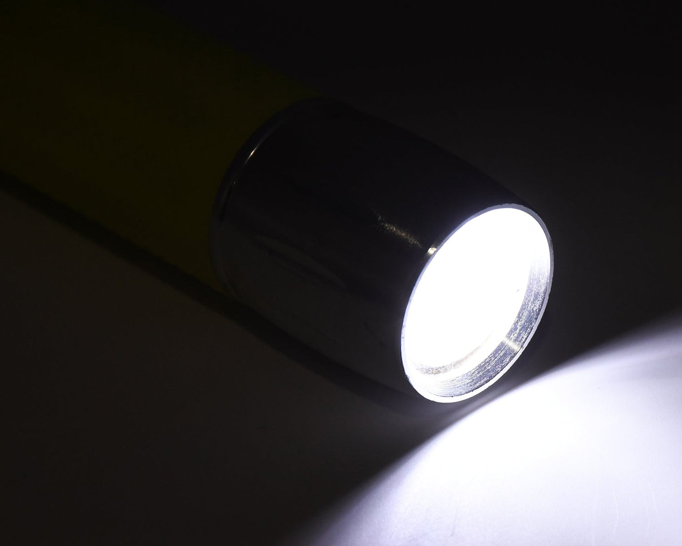 Portable Mini Torch / Flashlight LED Powerful High Lumens Pen Light Easy To Carry, Portable Pocket Compact Torch for Emergency 3 Battery operated (Battery not included / 1 pc)