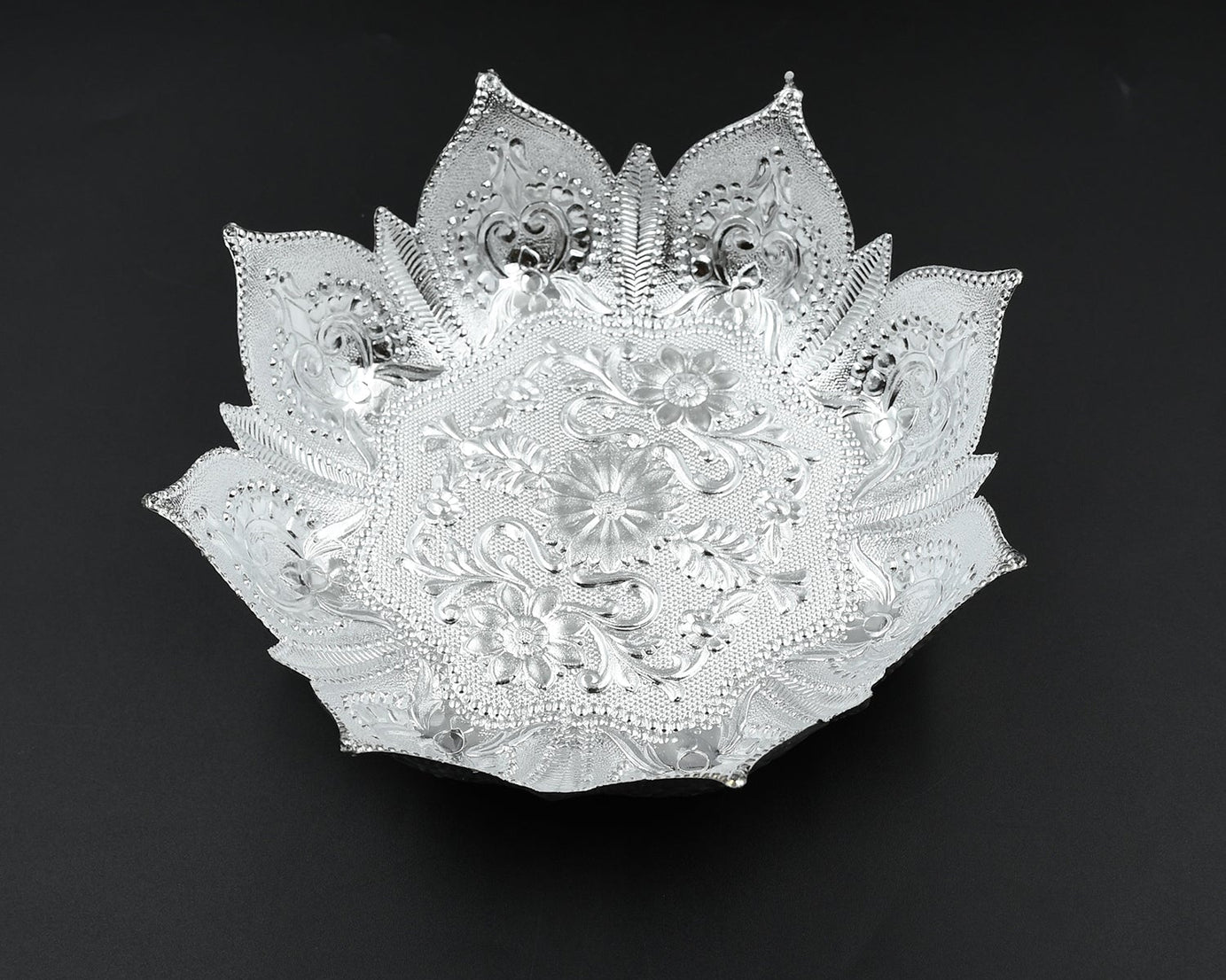 DECORATIVE MUKHWAS SERVING TRAY SERVING MUKHWAS PLATE FANCY CANDY TRAY DRY FRUIT SERVING TRAY (1 Pc )