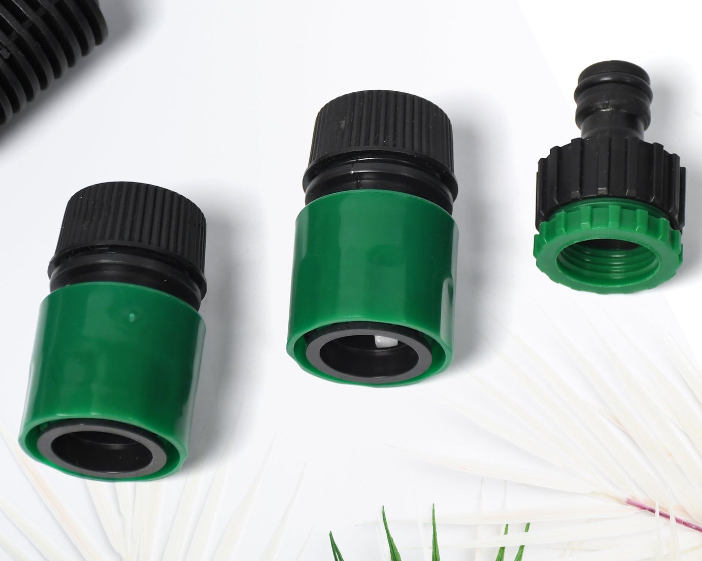 Water hose lock nozzle