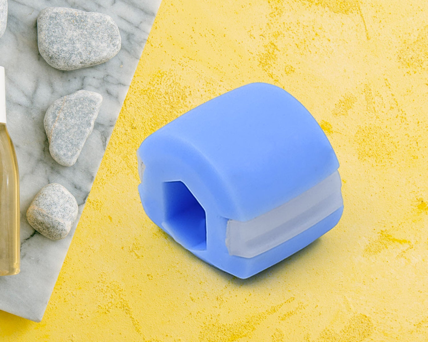 Cn Blue Mouth Exerciser Used To Gain Sharp And Chiselled Mouth Easily And Fast.