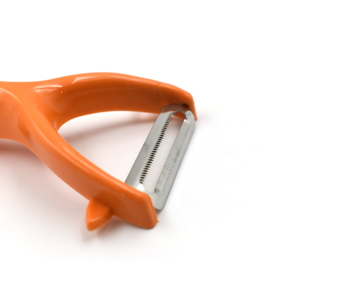 Practical peeler for peeling fruits and vegetables with ease.