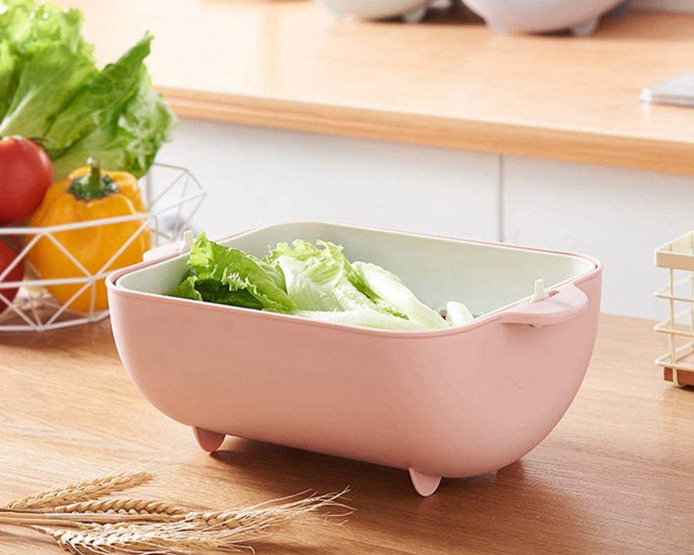 Multifunctional strainer bowl for rinsing and serving