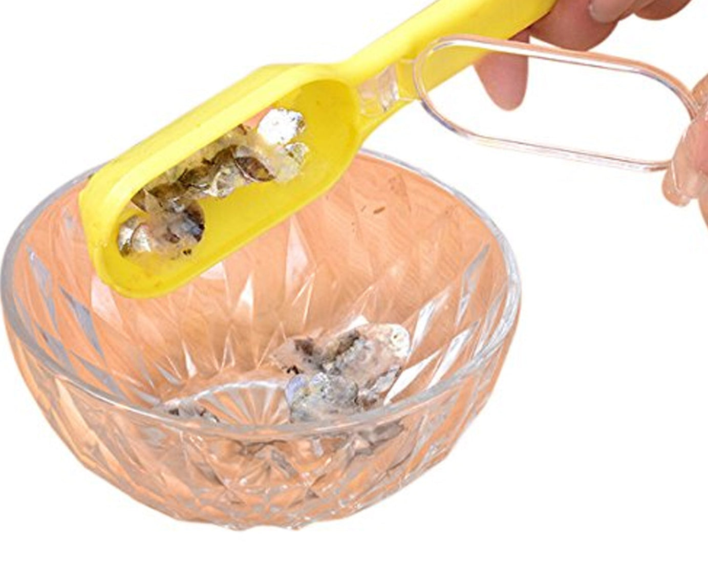 Effortless Fish Cleaning: Scraper, Grater & Brush in One (1 Pc)