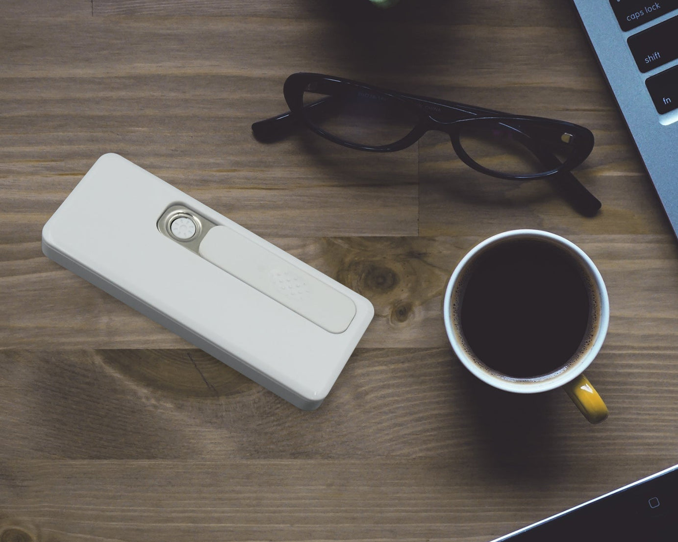 Stylish Electric USB Lighter for Men & Women (Rechargeable, Windproof)